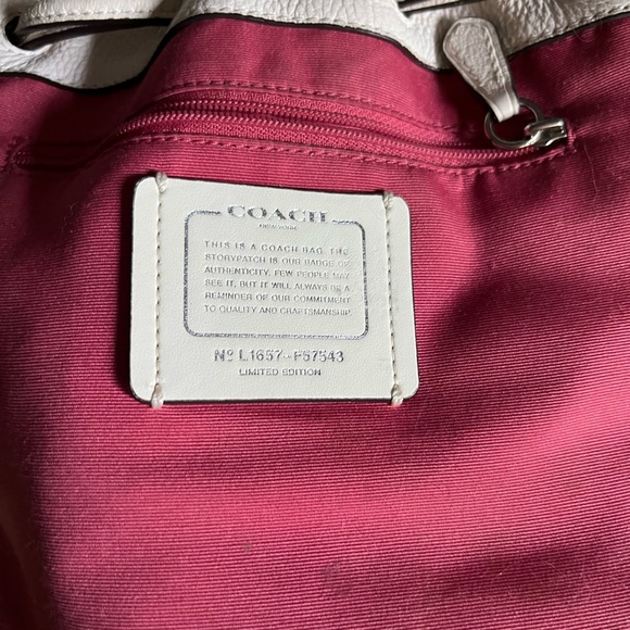 Authentic Coach Drawstring Crossbody Petal Bag Pebble Leather Chalk White EUC - Picture 9 of 15